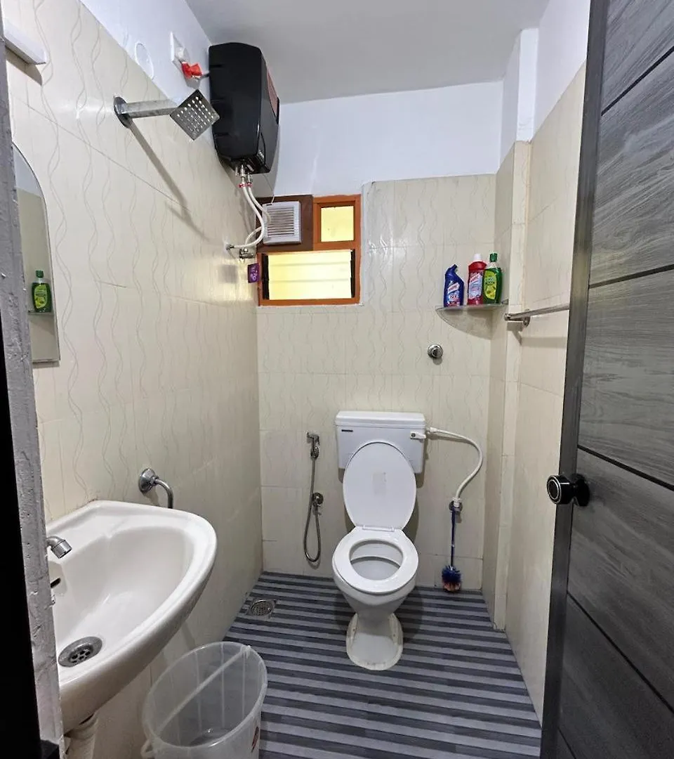 1 Bhk Fully Furnished - Soorya Madhavam Apartments - Flat No - C2 - Guruvayur, - 150M To North Nada - Family Only