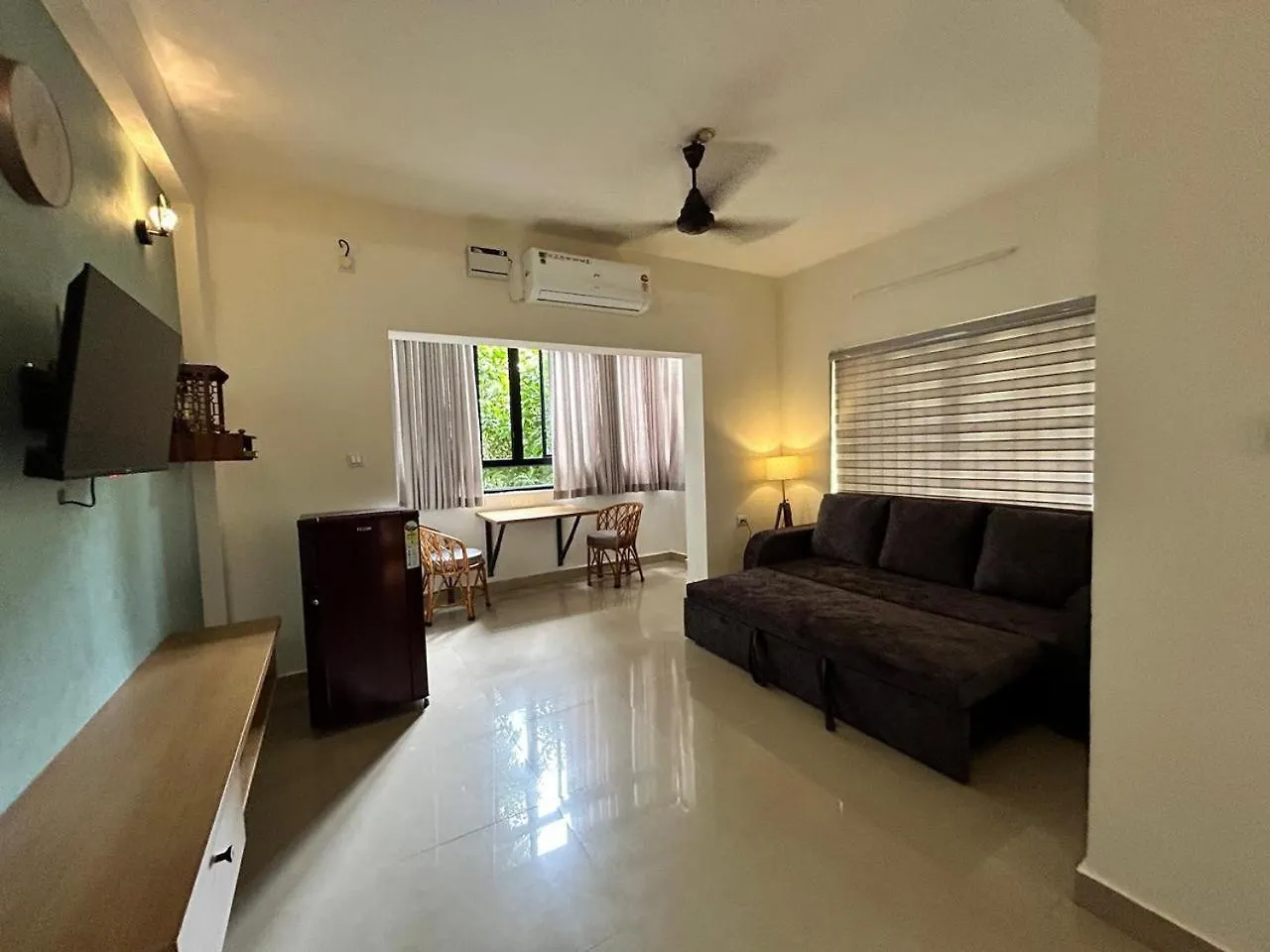 1 Bhk Fully Furnished - Soorya Madhavam Apartments - Flat No - C2 - Guruvayur, - 150M To North Nada - Family Only
